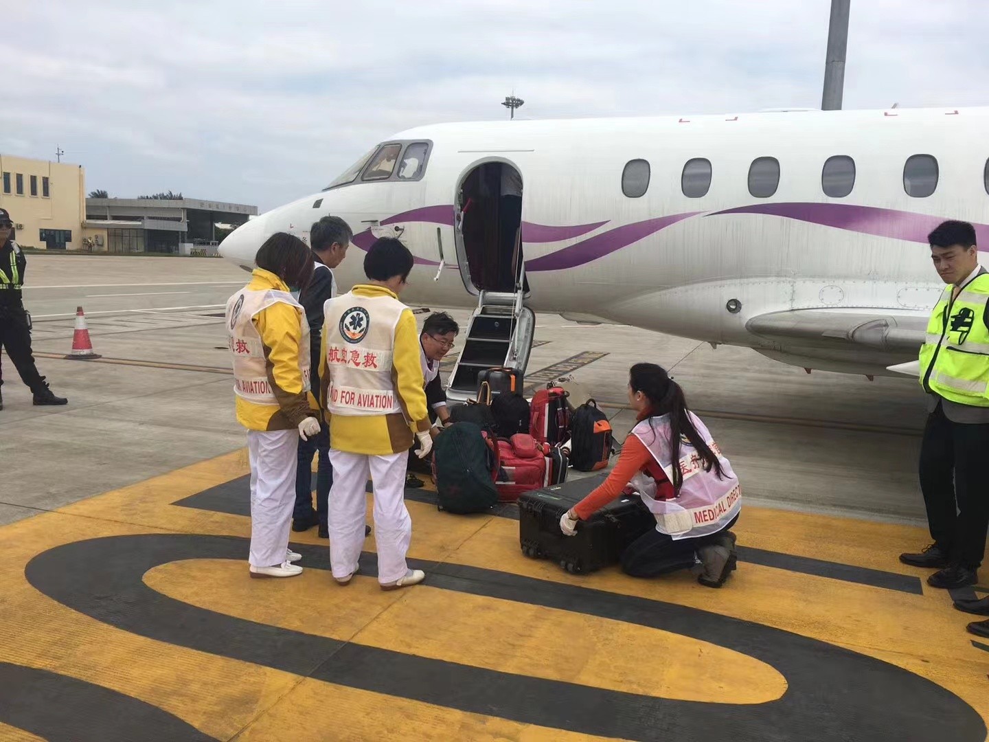 石林香港出入境救护车出租